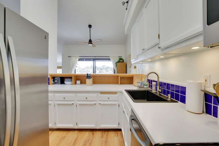 La Mesa Townhome: 15 Mi to San Diego!