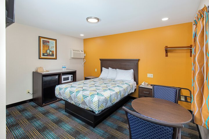 Room 15 of 16