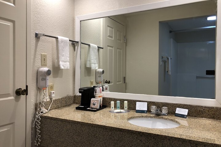 Room 11 of 17