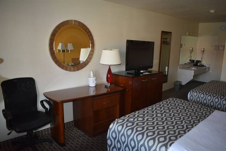 Room 13 of 36