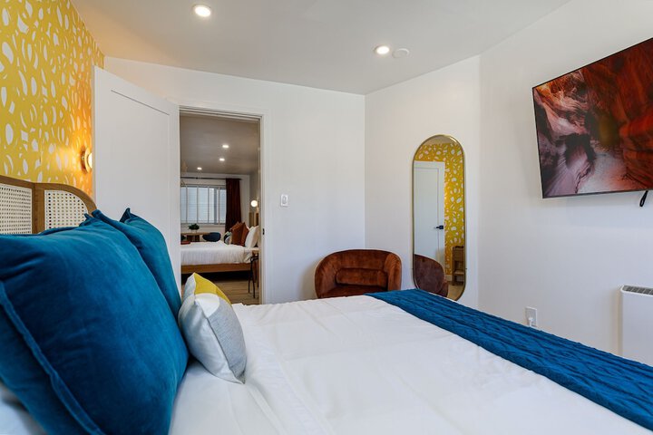 Room 47 of 105