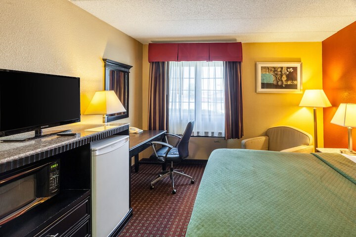 Room 12 of 51
