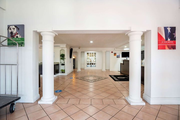 Hotel Interior 12 of 25