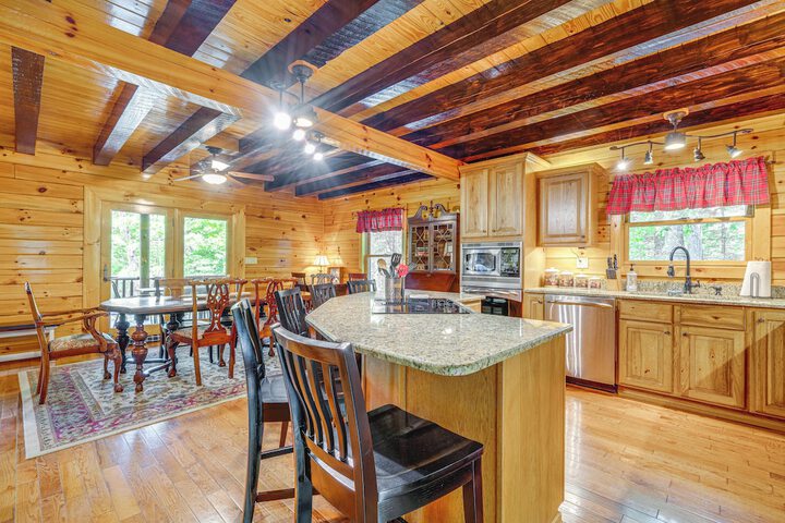 Hike Fish & Golf: Burnsville Retreat w / Deck!