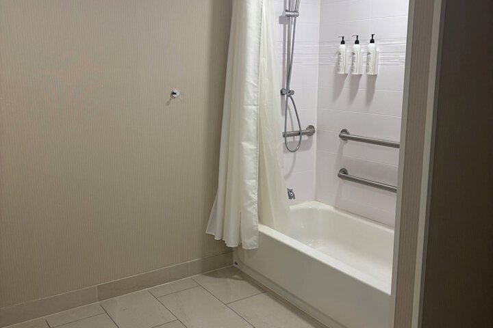 Room 19 of 34