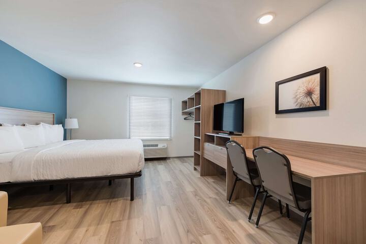 Room 11 of 33