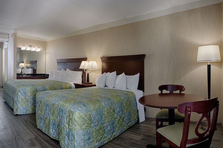 Room 8 of 17