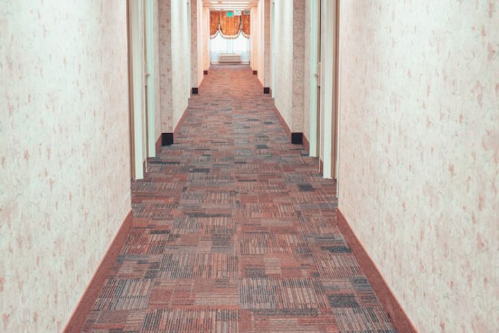 Room 10 of 27