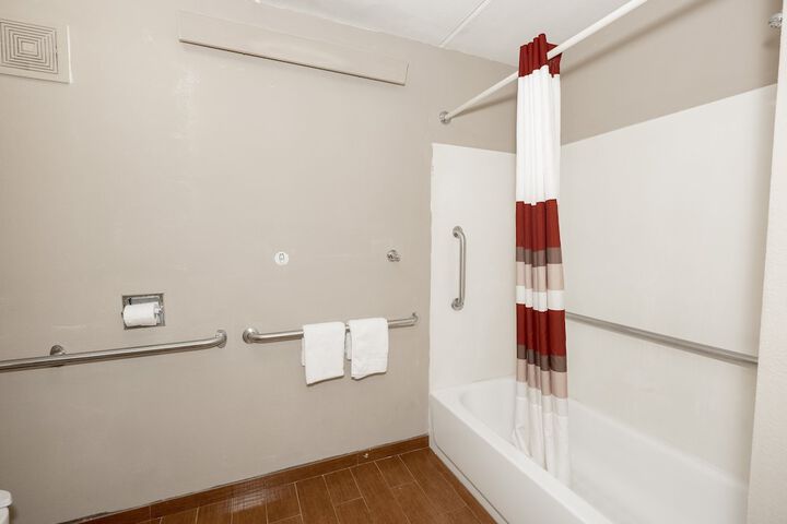 Room 22 of 28