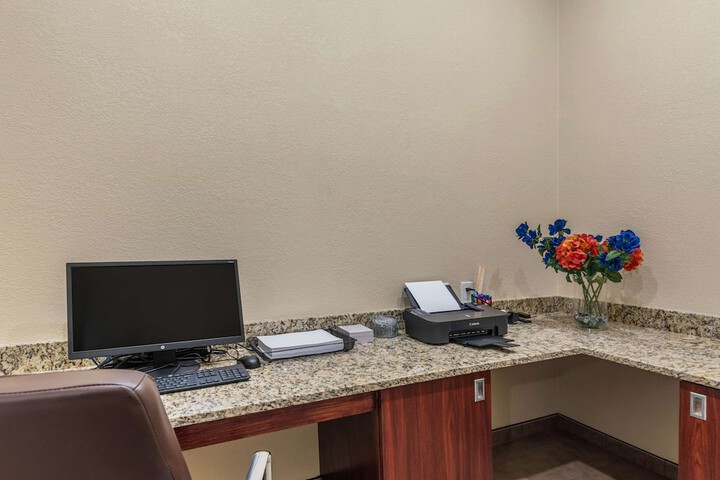 Business Center 35 of 35