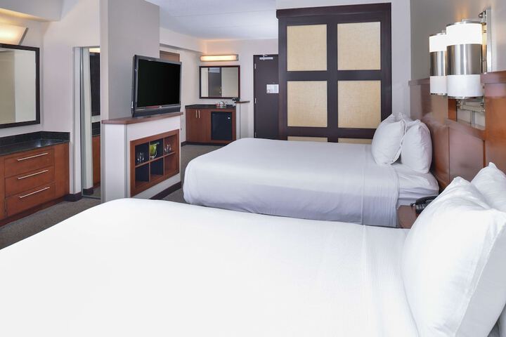 Room 14 of 33