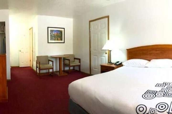 Austins Chuckwagon Lodge