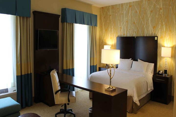 Room 13 of 37