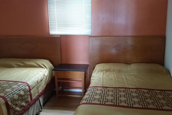 Room 10 of 25