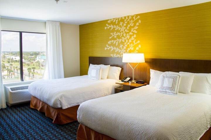 Wavecrest Lodge