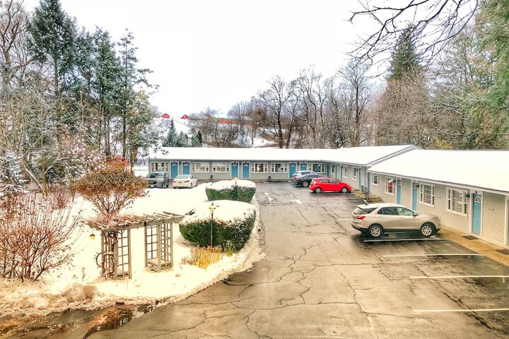 Maple Terrace Motel