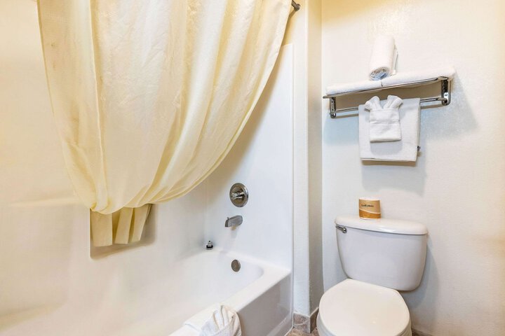 Room 12 of 36