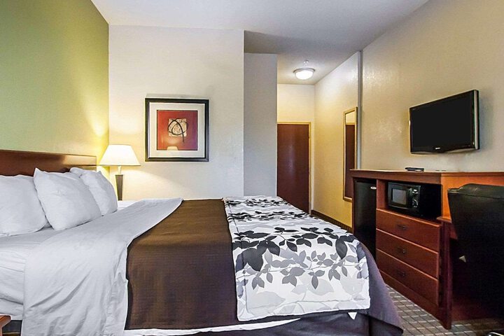 Room 8 of 35