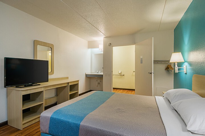 Room 37 of 47