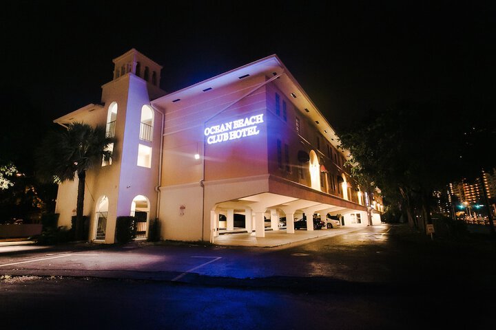 Hotel 5 of 35