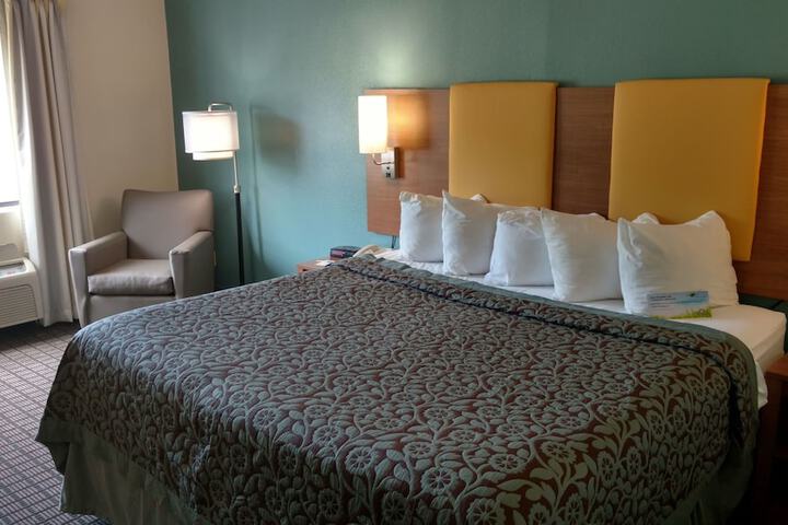 Days Inn by Wyndham Ashland