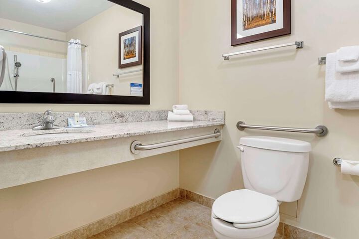 Quality Inn Airport