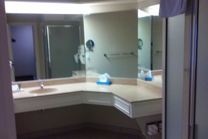 Room 9 of 24