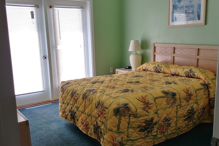 Room 52 of 73