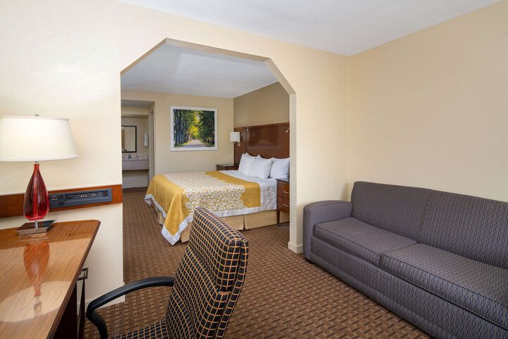 Room 12 of 15