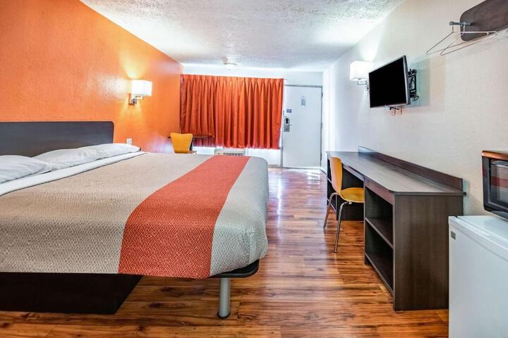 Room 16 of 23