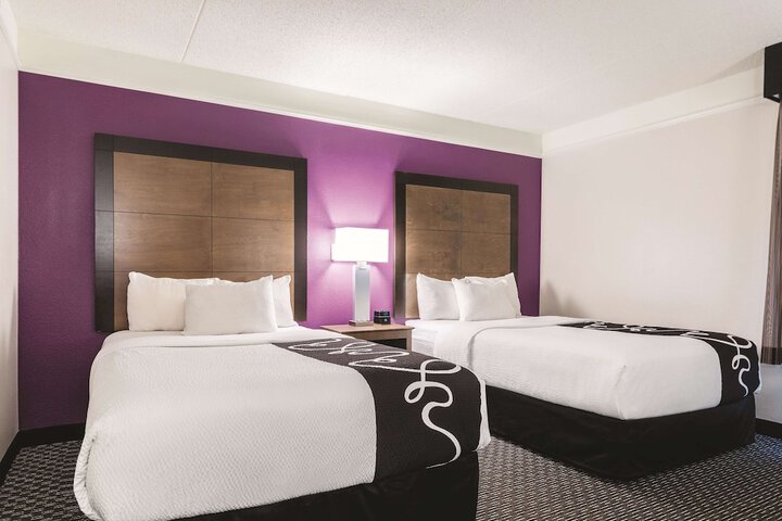 La Quinta Inn & Suites by Wyndham Alexandria Airport