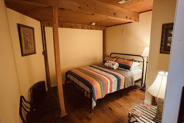 The Iris Garden Downtown Cottages and Suites