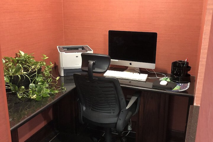 Business Center 32 of 36