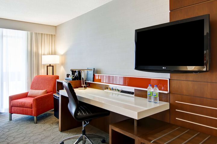 Room 30 of 98
