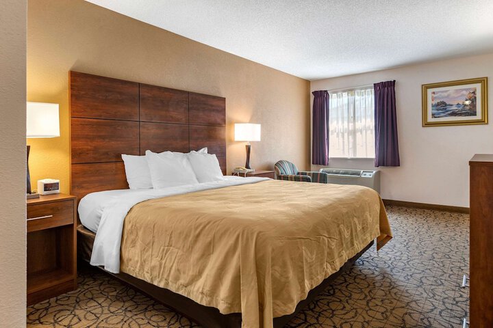 Room 21 of 34