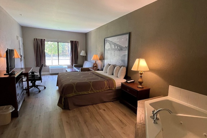 Room 15 of 19