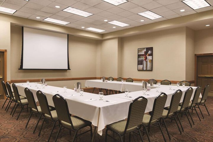 Country Inn & Suites by Radisson Mankato Hotel and Conference Center, MN