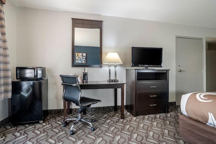 Room 35 of 68