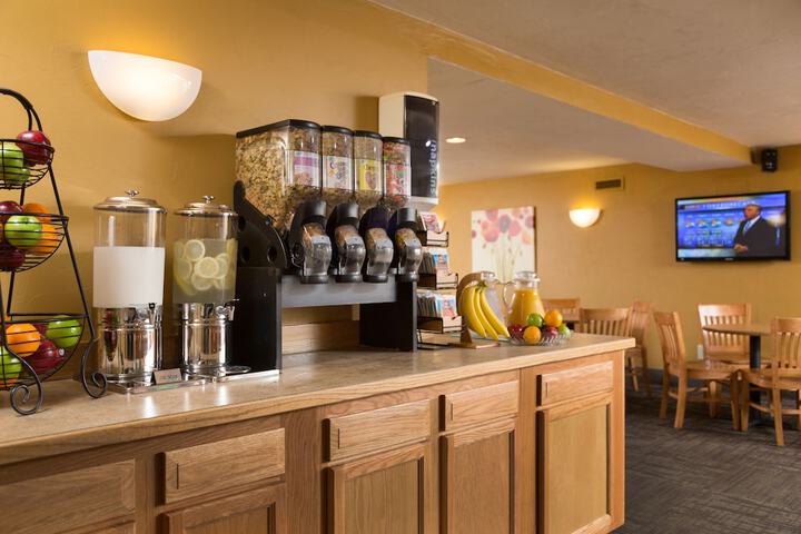 Breakfast/Coffee Service 49 of 76