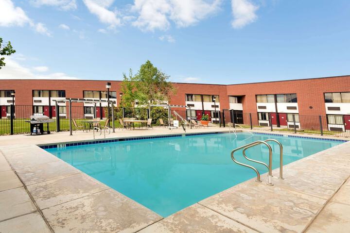 Pool 15 of 129