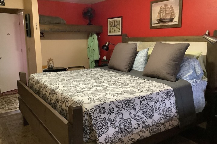 Room 144 of 200