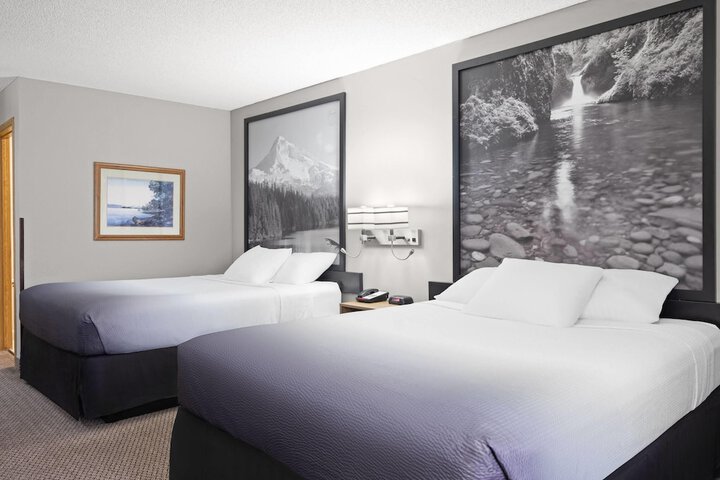 Super 8 by Wyndham Baker City