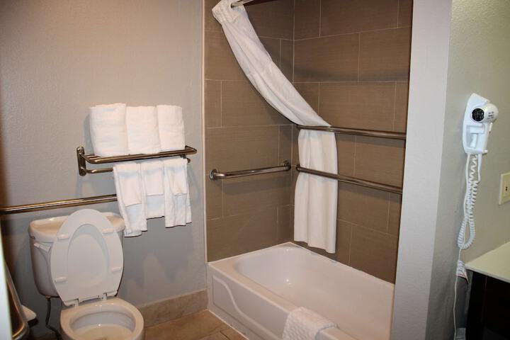Room 16 of 33