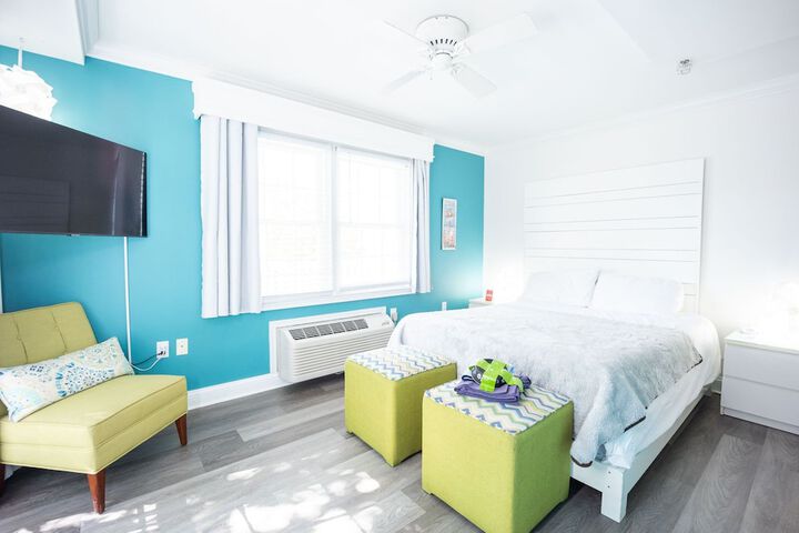 Room 100 of 186