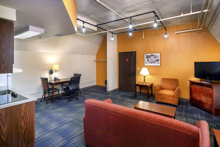 Room 43 of 74