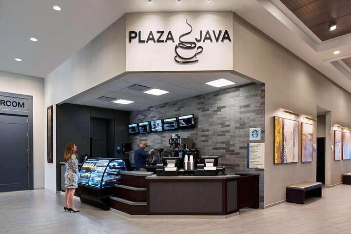Crowne Plaza Providence-Warwick Airport by IHG