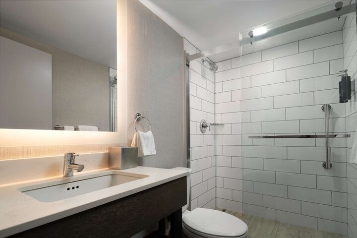 DoubleTree by Hilton Pittsburgh Airport