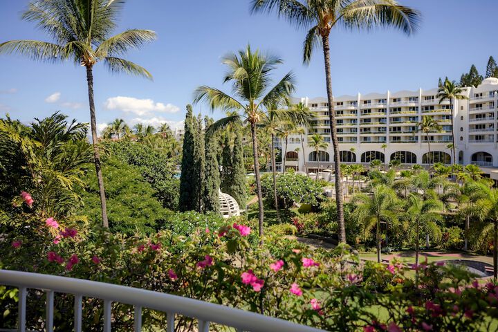 Hotel Exterior 141 of 144
