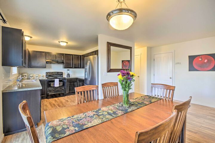 Pet-friendly Poulsbo Abode w / Mountain Views!
