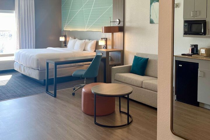 Room 28 of 38